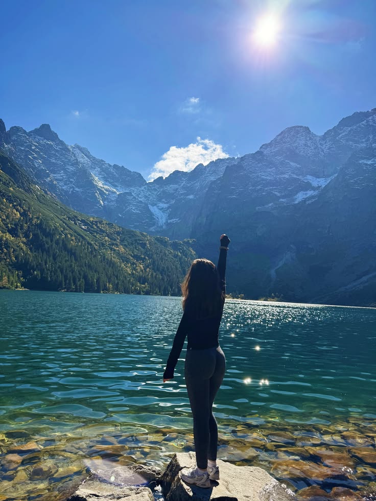 files/Victoria_en_la_Cumbre__Conquista_y_Libertad_frente_al_Lago_Alpino.jpg